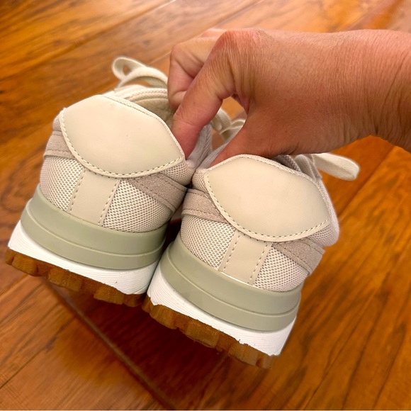 Rachel Zoe Tan and Cream Sneakers Size 10 - Picture 6 of 6